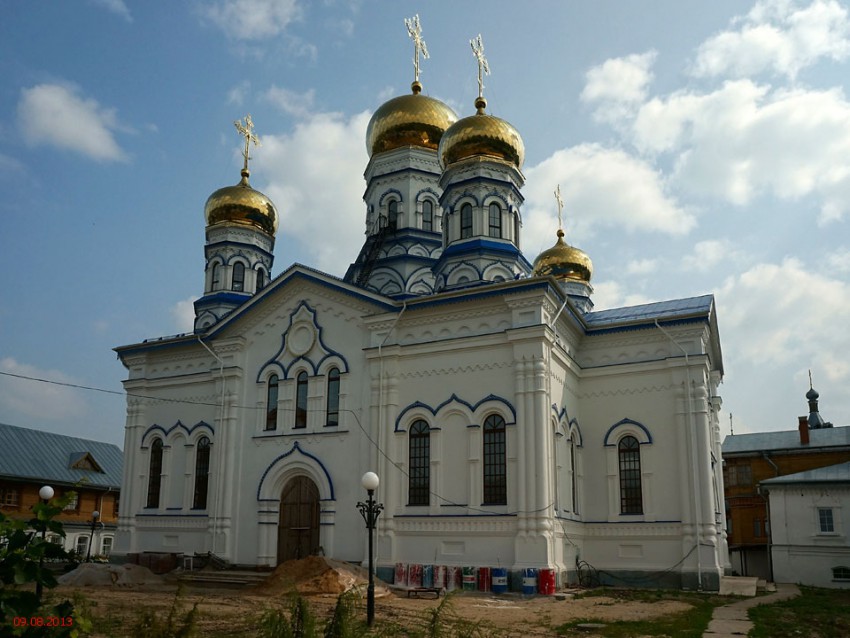 Цивильск. Тихвинский Богородицкий женский монастырь. Собор Тихвинской иконы Божией Матери. фасады