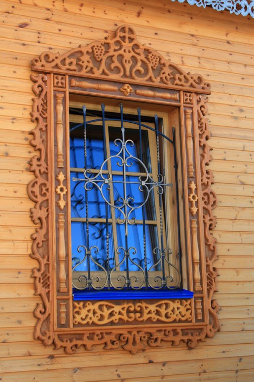 Тихвинский Богородицкий женский монастырь. Церковь Харалампия, Цивильск (Цивильский район, Республика Чувашия). архитектурные детали, Наличники северного фасада