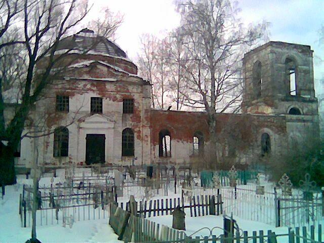 Золотая Грива. Церковь Бориса и Глеба. фасады, Вид с входа на кладбище.