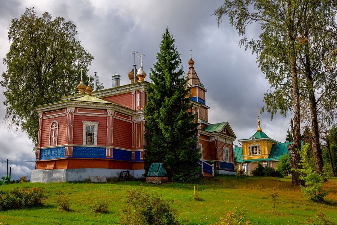 Интерпосёлок. Важеозерский Спасо-Преображенский мужской монастырь. Церковь Спаса Преображения. фасады, Церковь Преображения Господня в Важеозерском монастыре. 