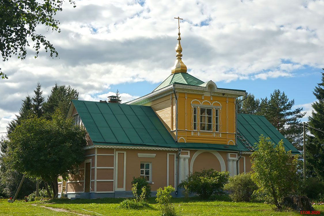 Интерпосёлок. Важеозерский Спасо-Преображенский мужской монастырь. Церковь Иоанна Рыльского и Иоанна Кронштадтского. фасады