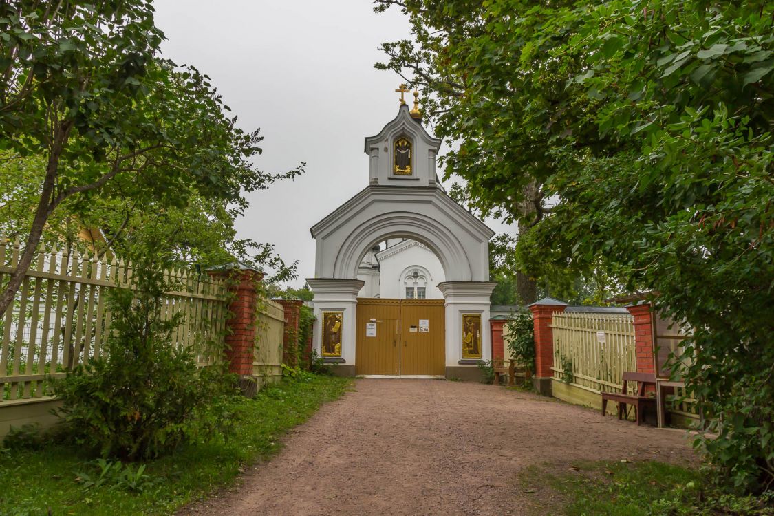 Валаамские острова. Спасо-Преображенский Валаамский монастырь. Скит Всех Святых. фасады, Западные врата