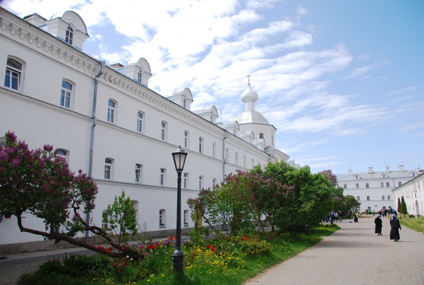 Валаамские острова. Спасо-Преображенский Валаамский монастырь. Главная усадьба. Церковь Петра и Павла. фасады