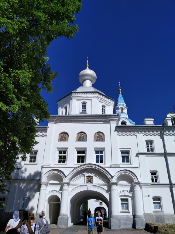 Валаамские острова. Спасо-Преображенский Валаамский монастырь. Главная усадьба. Церковь Петра и Павла. фасады