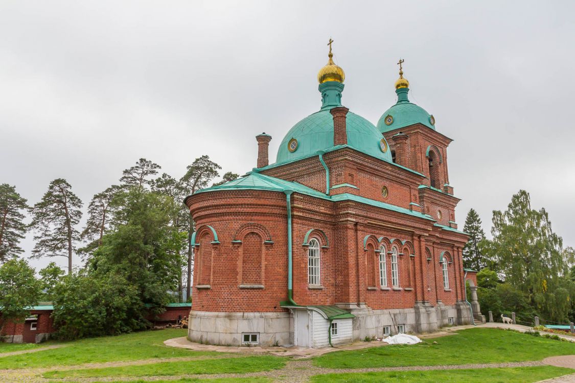 Валаамские острова. Спасо-Преображенский Валаамский монастырь. Воскресенский скит. Церковь Воскресения Христова. фасады, Вид с северо-востока