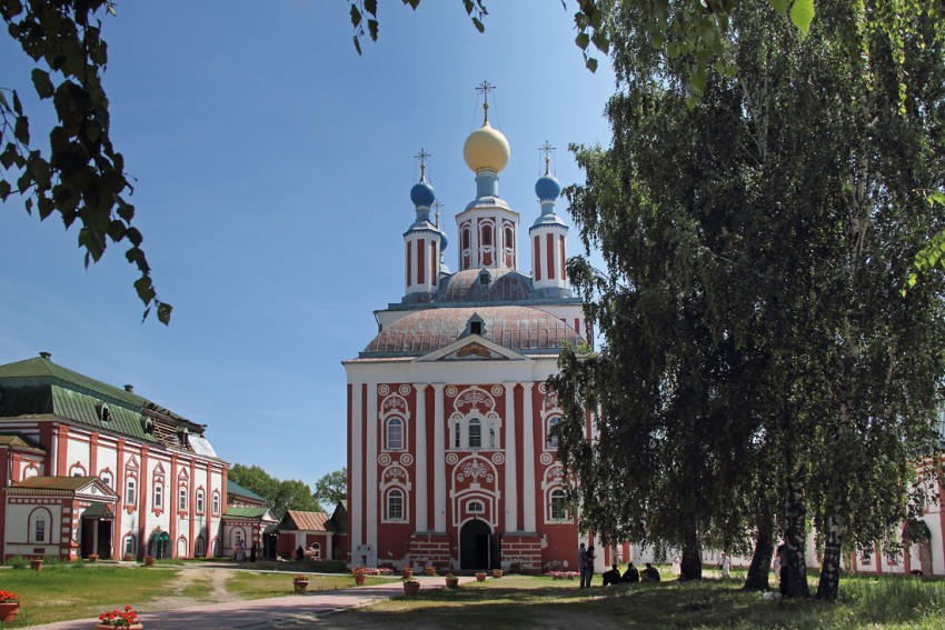 Санаксырь. Рождество-Богородичный Санаксарский мужской монастырь. Церковь Рождества Пресвятой Богородицы. фасады