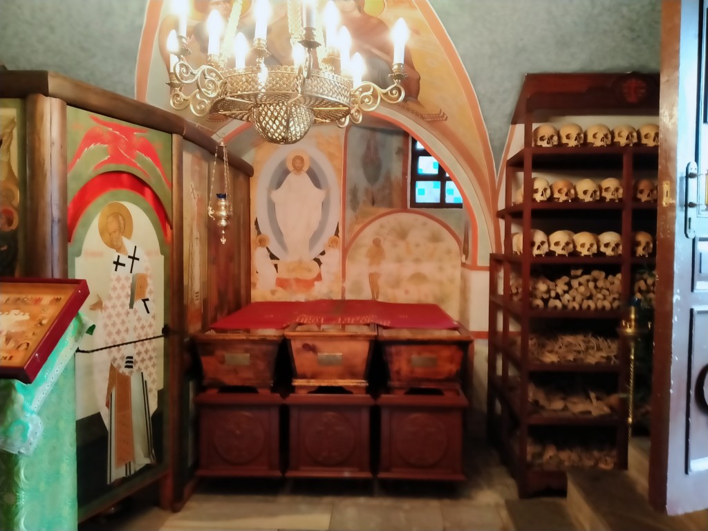 Иоанно-Богословский монастырь. Собор Иоанна Богослова, Пощупово (Рыбновский район, Рязанская область). интерьер и убранство, интерьер храма-усыпальницы