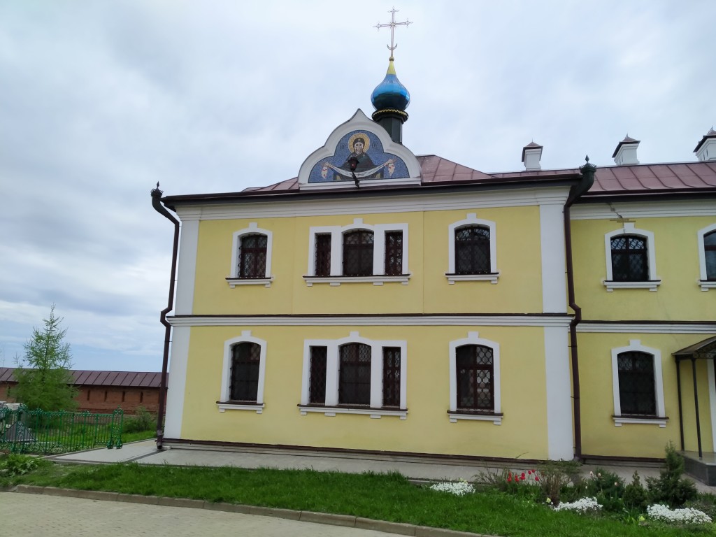 Иоанно-Богословский монастырь. Церковь Бориса и Глеба в Новом братском корпусе, Пощупово (Рыбновский район, Рязанская область). фасады