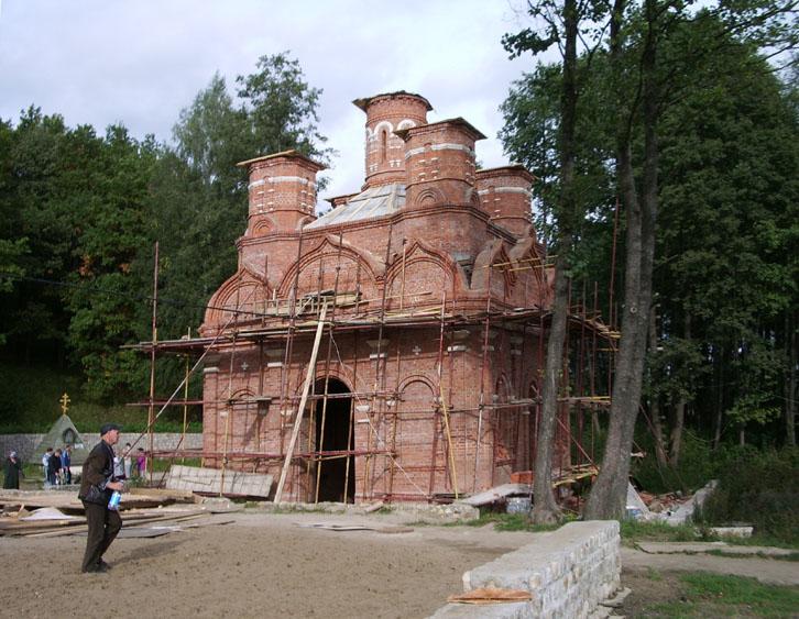 Иоанно-Богословский монастырь. Часовня Иоанна Богослова, Пощупово (Рыбновский район, Рязанская область). фасады, Строящаяся часовня при Святом источнике.