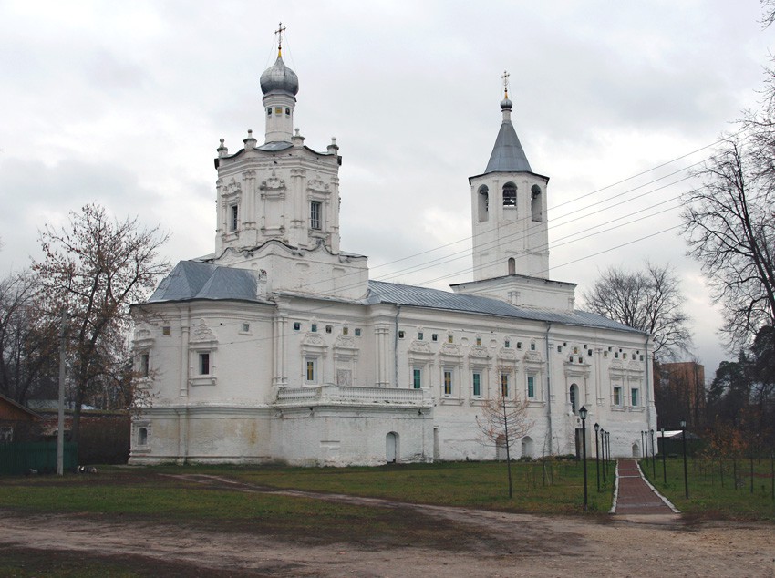 Солотча. Рождество-Богородицкий монастырь. Церковь Сошествия Святого Духа. фасады