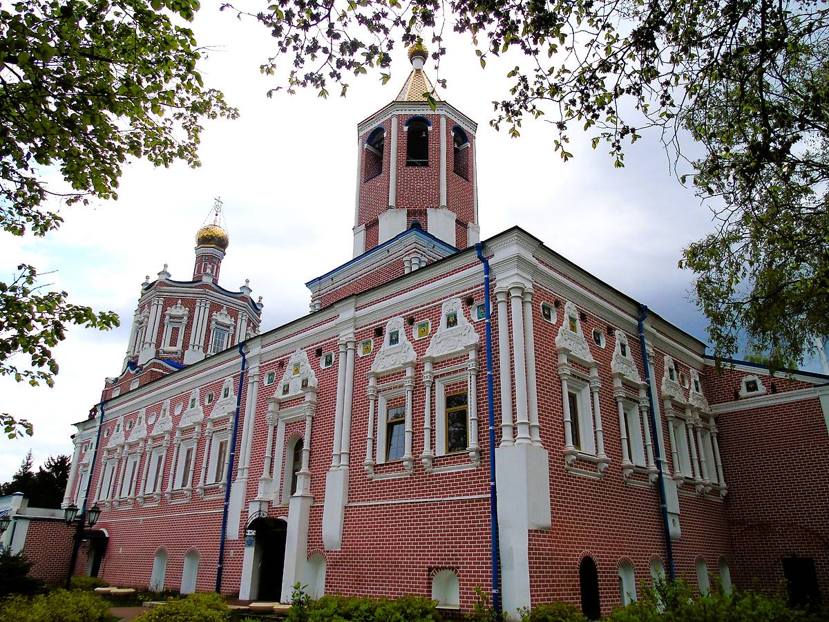 архитектурные детали. Рождество-Богородицкий монастырь. Церковь Сошествия Святого Духа, Солотча (Рязань, город, Рязанская область)