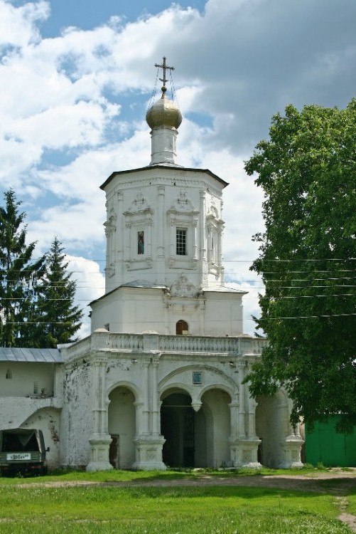 Солотча. Рождество-Богородицкий монастырь. Церковь Иоанна Предтечи. фасады, Надвратная церковь Иоанна Предтечи