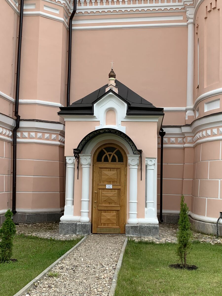 Казанский монастырь. Собор Казанской иконы Божией Матери, Вышний Волочёк (Вышневолоцкий район и г. Вышний Волочёк, Тверская область). архитектурные детали, Служебный вход у северо-западной башни. 