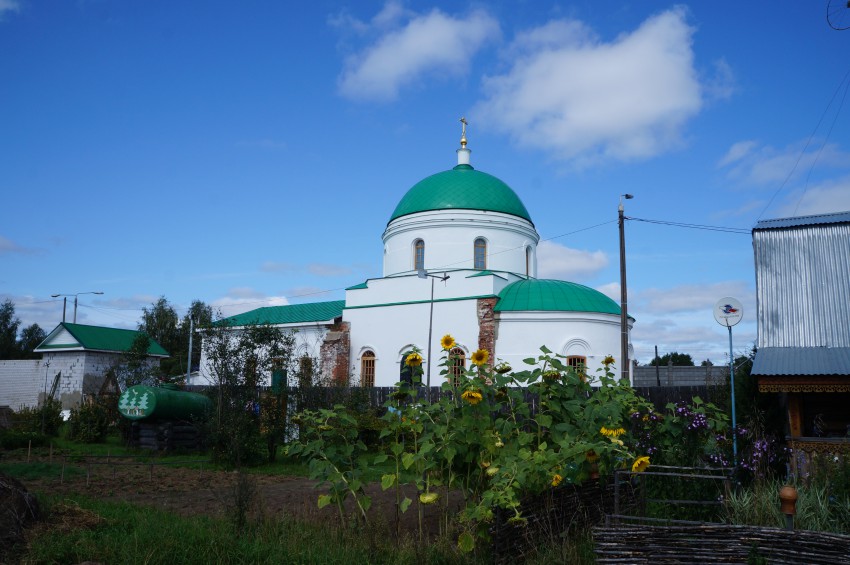 Церковь Воздвижения Креста Господня, Быдреевка (Семёновский ГО, Нижегородская область). общий вид в ландшафте