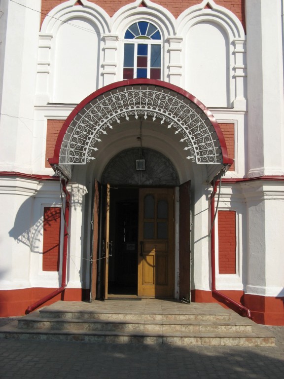 Собор Смоленской иконы Божией Матери, Козьмодемьянск (Козьмодемьянск, город, Республика Марий Эл). архитектурные детали, Главные врата храма