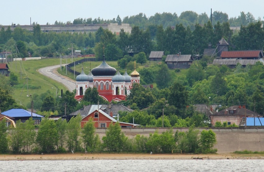 Собор Смоленской иконы Божией Матери, Козьмодемьянск (Козьмодемьянск, город, Республика Марий Эл). общий вид в ландшафте, Вид с Волги