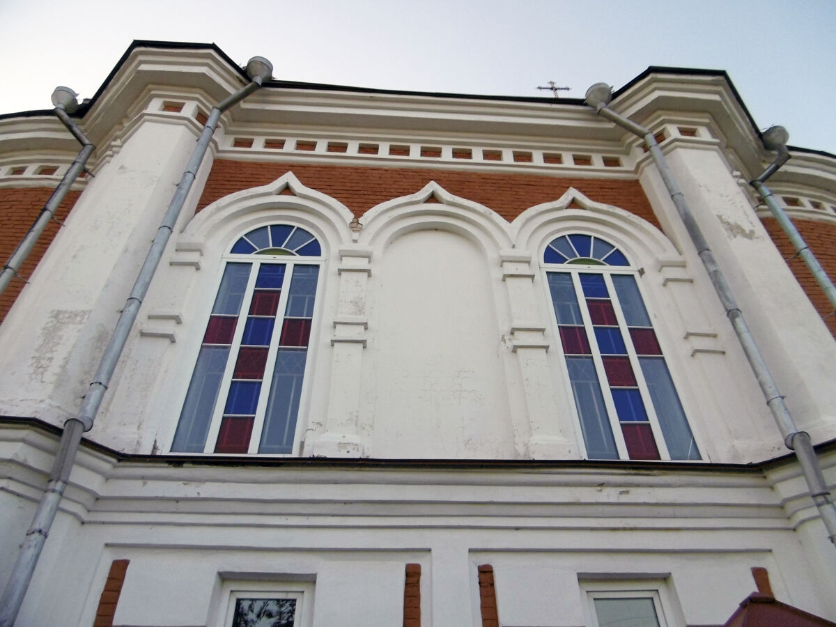 Собор Смоленской иконы Божией Матери, Козьмодемьянск (Козьмодемьянск, город, Республика Марий Эл). архитектурные детали, Витражи оконных проемов центральной части апсиды собора