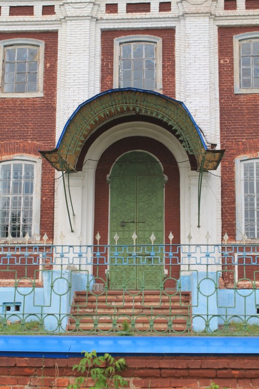 Церковь Петра и Павла, Кузнецово (Горномарийский район, Республика Марий Эл). архитектурные детали, Южный портал