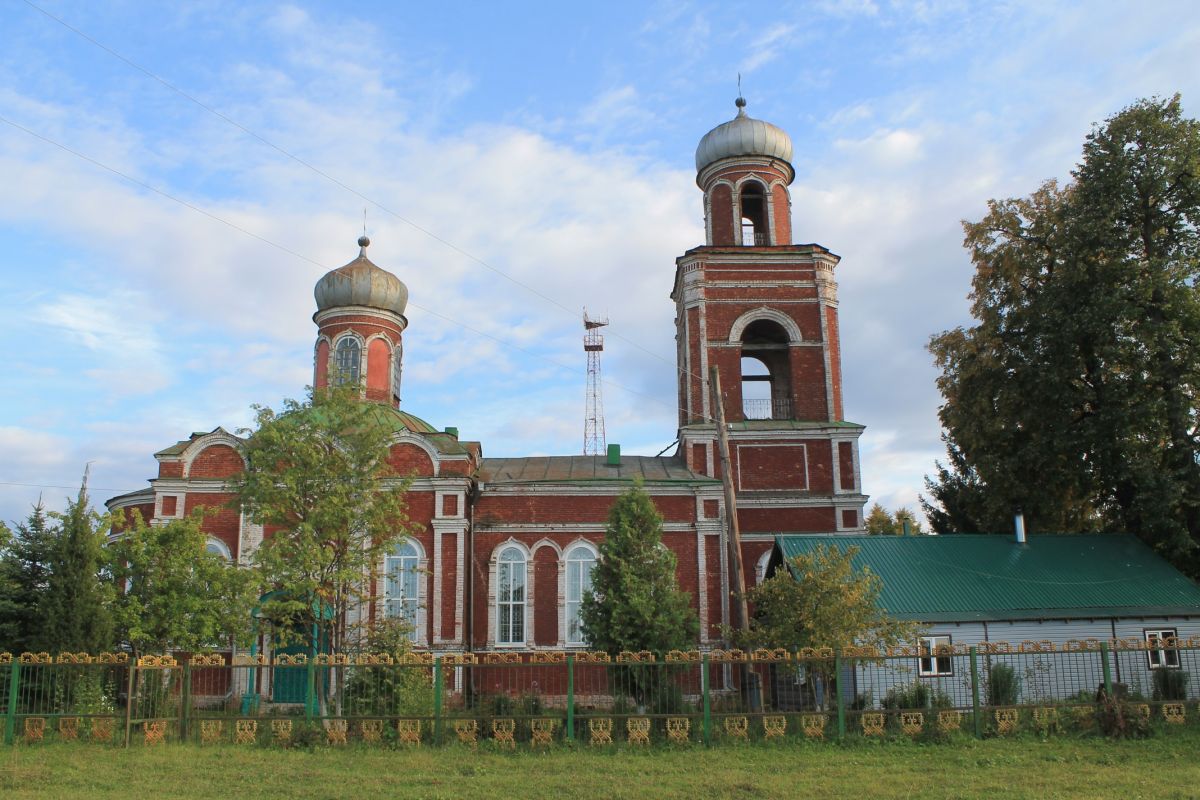 Церковь Троицы Живоначальной, Емелево (Горномарийский район, Республика Марий Эл). фасады