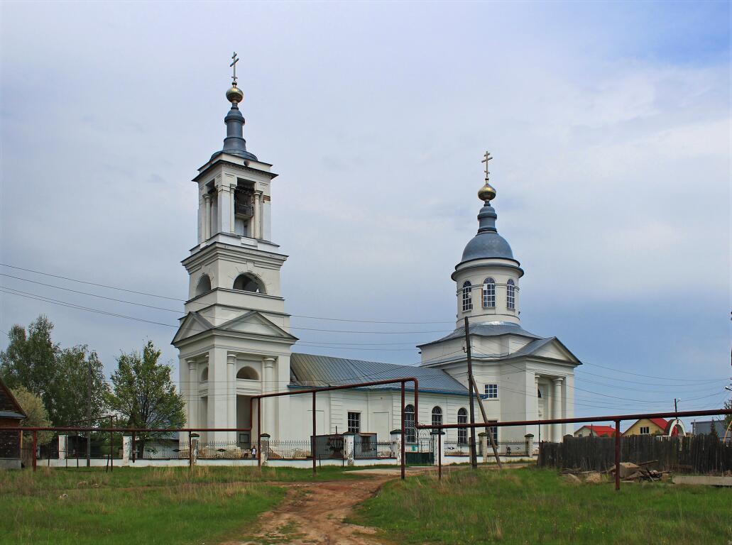 Церковь Троицы Живоначальной, Досчатое (Выкса, ГО, Нижегородская область). общий вид в ландшафте, Вид с юго-запада