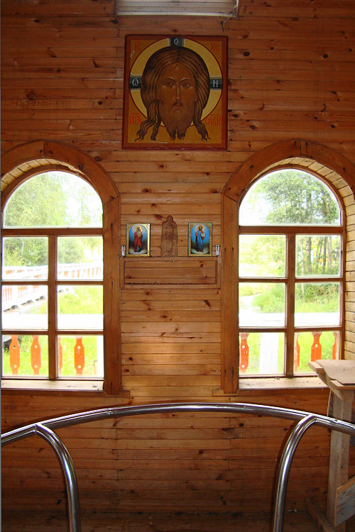 Волговерховье. Ольгинский монастырь. интерьер и убранство, Внутри часовни над истоком Волги.