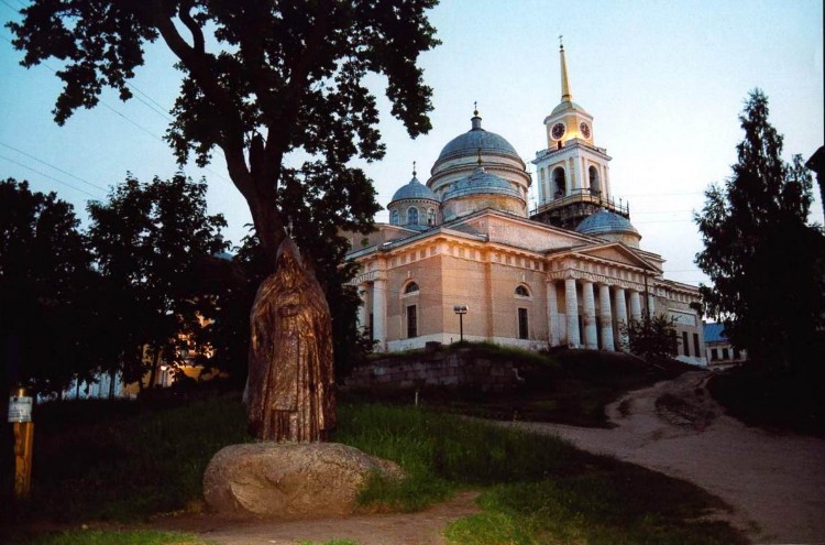 Столобный, остров (озеро Селигер). Нило-Столобенская пустынь. Собор Богоявления Господня. дополнительная информация, вход в монастырь