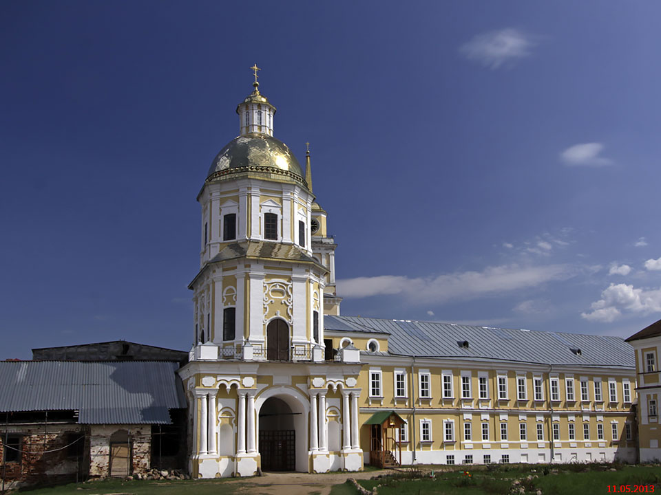 Столобный, остров (озеро Селигер). Нило-Столобенская пустынь. Церковь Петра и Павла. фасады