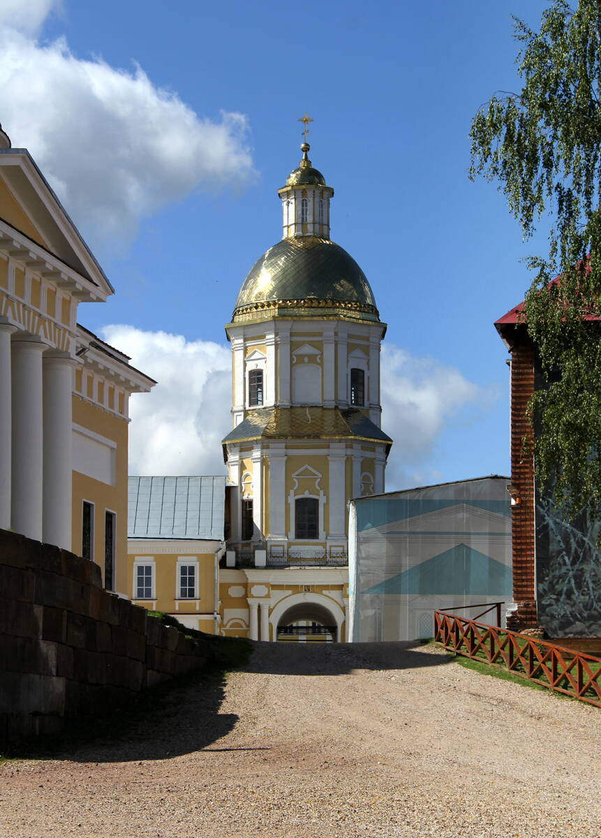 Нило-Столобенская пустынь. Церковь Петра и Павла, Столобный, остров (озеро Селигер) (Осташковский городской округ, Тверская область). фасады