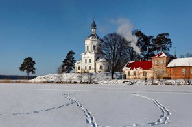 Столобный, остров (озеро Селигер). Нило-Столобенская пустынь. Церковь Воздвижения Креста Господня