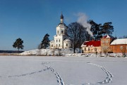 Нило-Столобенская пустынь. Церковь Воздвижения Креста Господня