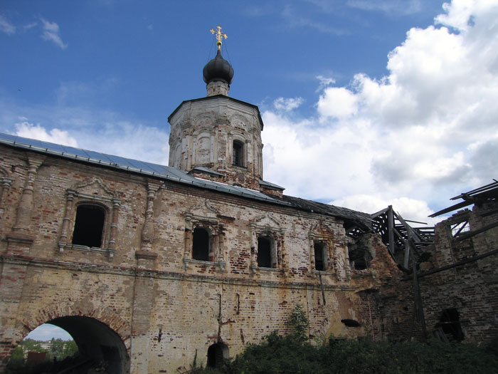 Торжок. Борисоглебский монастырь. Церковь Входа Господня в Иерусалим. фасады