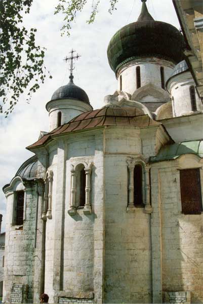 Старица. Старицкий Успенский мужской монастырь. Собор Успения Пресвятой Богородицы. архитектурные детали