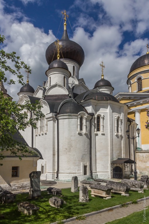 Старицкий Успенский мужской монастырь. Собор Успения Пресвятой Богородицы, Старица (Старицкий район, Тверская область). архитектурные детали