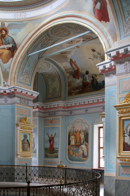 Старицкий Успенский мужской монастырь. Собор Троицы Живоначальной, Старица (Старицкий район, Тверская область). интерьер и убранство