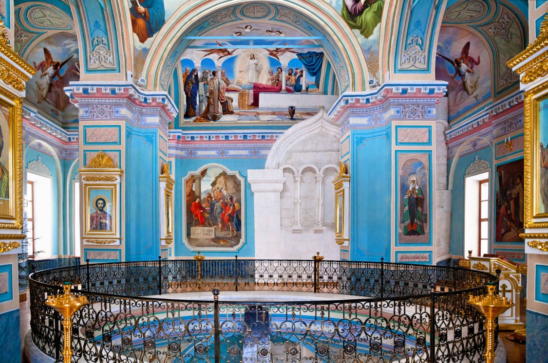 Старицкий Успенский мужской монастырь. Собор Троицы Живоначальной, Старица (Старицкий район, Тверская область). интерьер и убранство
