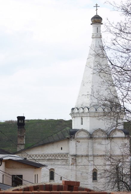 Старица. Старицкий Успенский мужской монастырь. Церковь Введения во храм Пресвятой Богородицы. фасады, Введенская церковь (вид с востока)