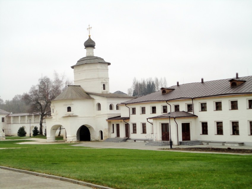 Старицкий Успенский мужской монастырь. Церковь Иоанна Богослова, Старица (Старицкий район, Тверская область). фасады