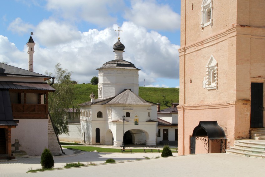 Старицкий Успенский мужской монастырь. Церковь Иоанна Богослова, Старица (Старицкий район, Тверская область). дополнительная информация