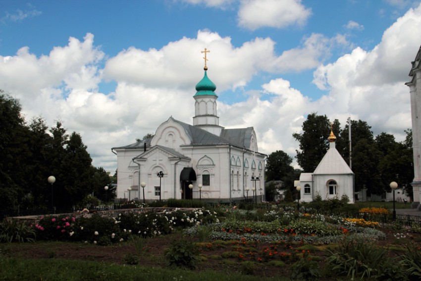 Тула. Богородичный Щегловский монастырь. Церковь Никандра Псковского. фасады