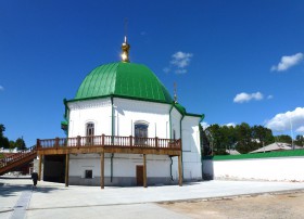 Прииртышский. Иоанно-Введенский Междугорский монастырь. Церковь Серафима Саровского