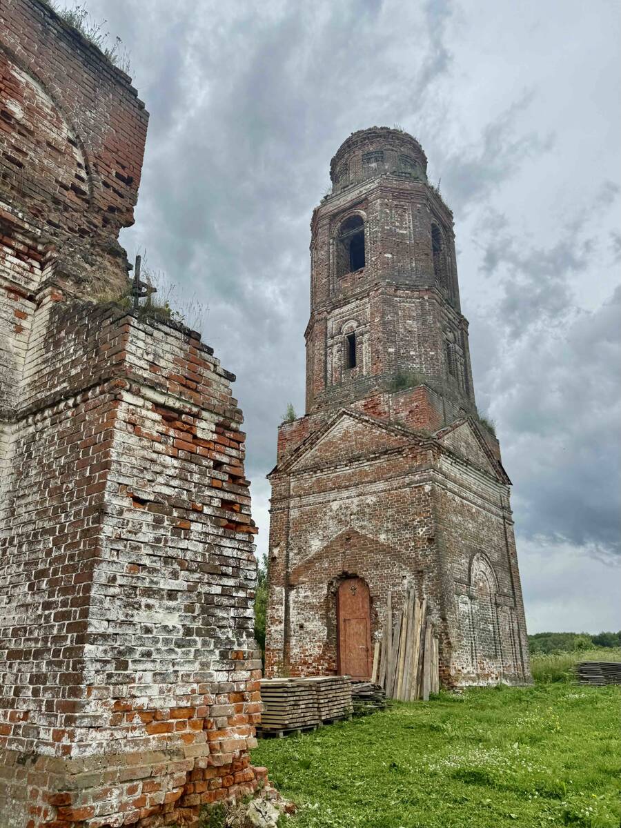 Церковь Троицы Живоначальной, Колпенка, урочище (Сосновский район, Нижегородская область). фасады