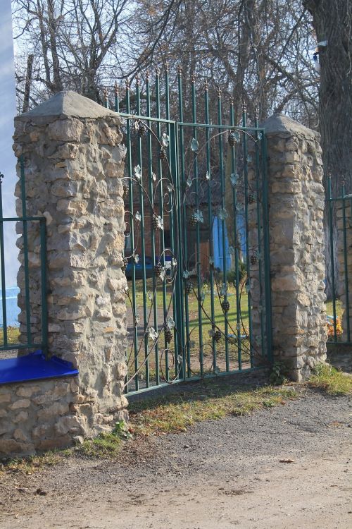 Церковь Покрова Пресвятой Богородицы, Ясенок (Ухоловский район, Рязанская область). фасады, Церковная ограда