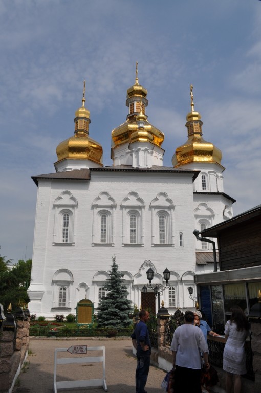 Тюмень. Троицкий монастырь. Собор Троицы Живоначальной. фасады