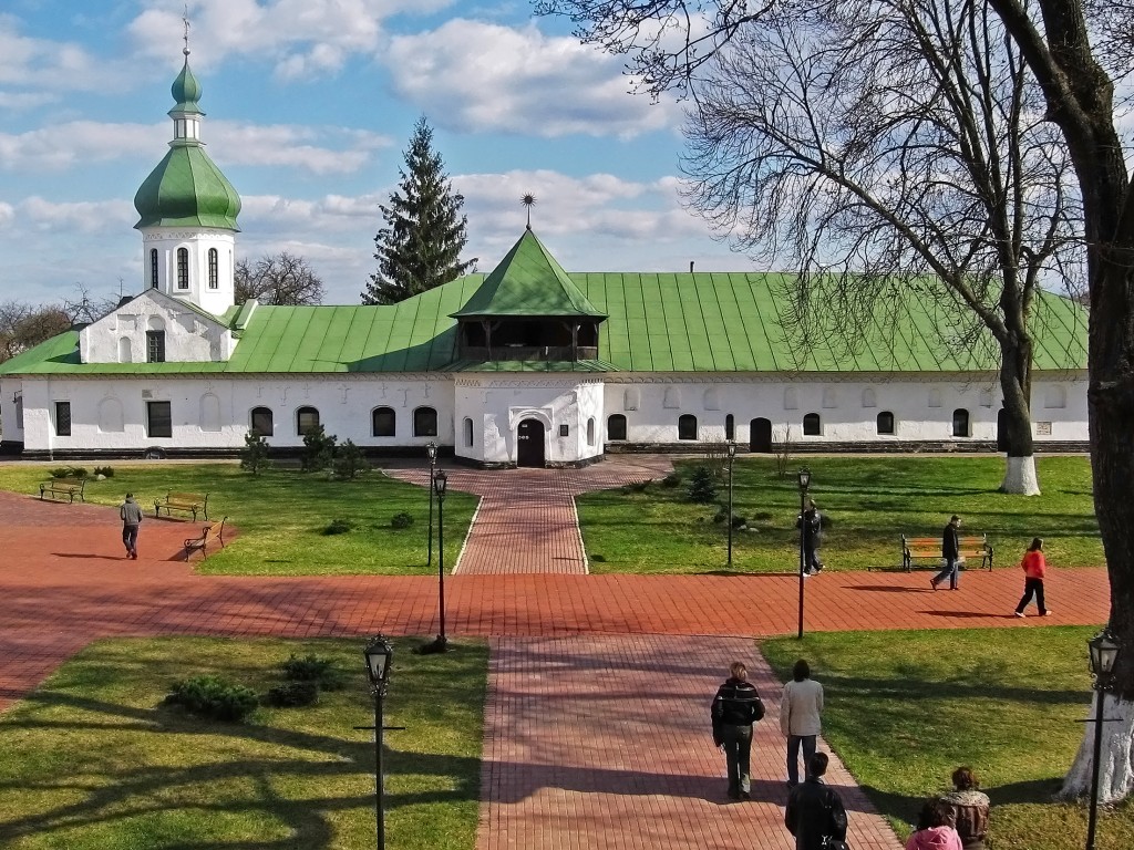 Новгород-Северский. Спасо-Преображенский монастырь. Церковь Петра и Павла. художественные фотографии