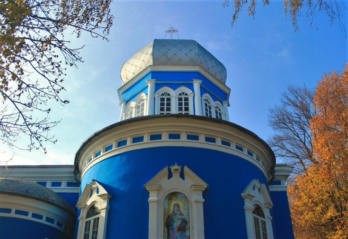 Церковь Никиты мученика на Никитском кладбище, Курск (Курск, город, Курская область). архитектурные детали, Апсида и световой восьмерик основного объёма