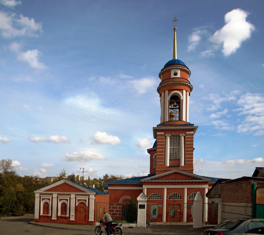 Курск. Церковь Михаила Архангела. фасады