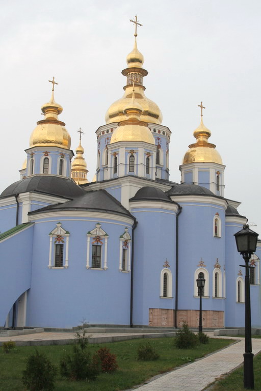 Михайловский Златоверхий монастырь. Собор Михаила Архангела (новый), Старый Киев (Шевченковский район, Украина, г. Киев). фасады, 7 утра