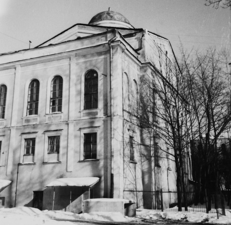 Домовая церковь Троицы Живоначальной в бывш. Елизаветинском женском институте, Басманный (Центральный административный округ (ЦАО), г. Москва). фасады