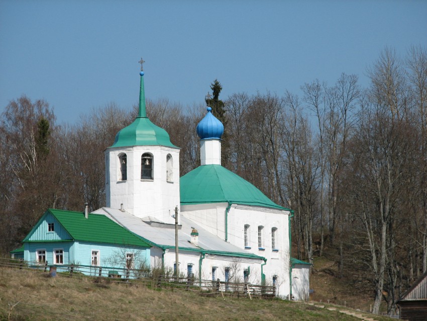 Владимирец. Введенский монастырь. общий вид в ландшафте
