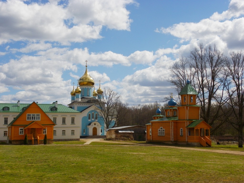 Благовещения Пресвятой Богородицы Никандрова пустынь, Никандрова пустынь (Порховский район, Псковская область). общий вид в ландшафте, Монастырский ансамбль
